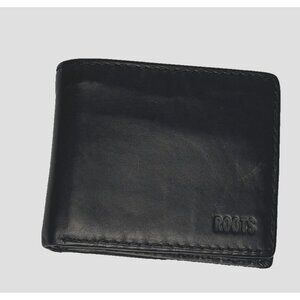 Roots Classic Black Leather Bi Fold Wallet w Center section ID Holder Canada